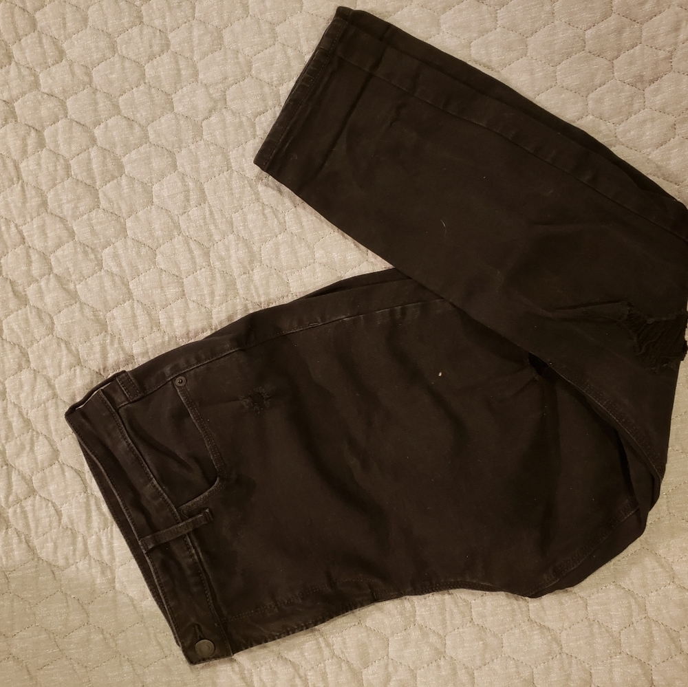 Distressed Black Skinny Jeans